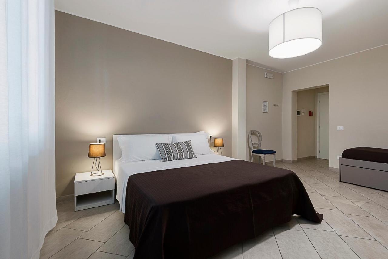 I Tigli Guest House Plasencia Exterior foto