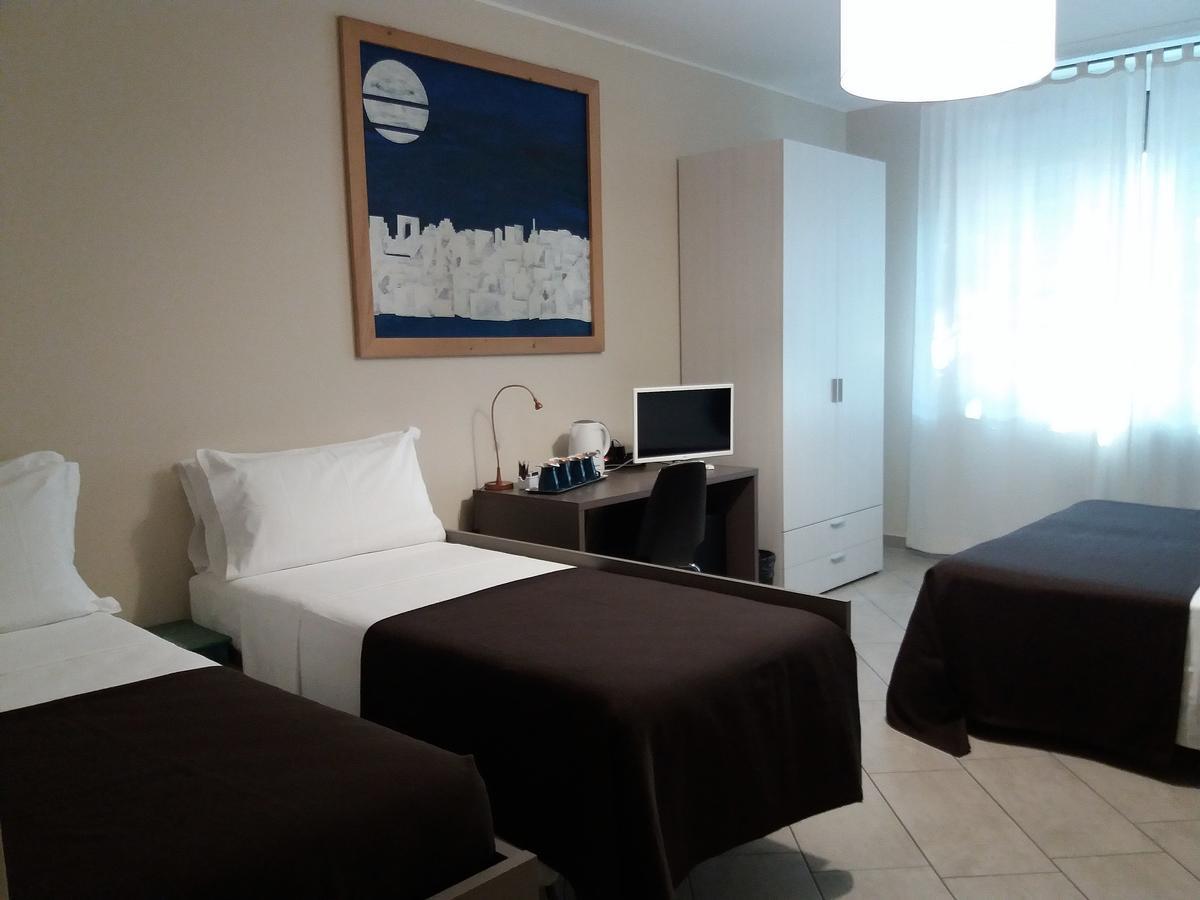 I Tigli Guest House Plasencia Exterior foto